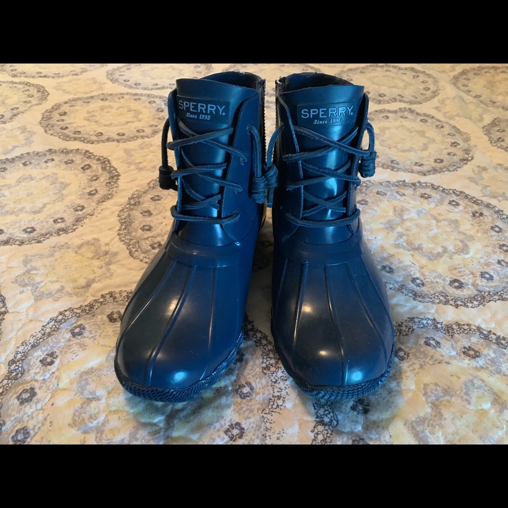 Like new navy Sperry rain/snow boots
